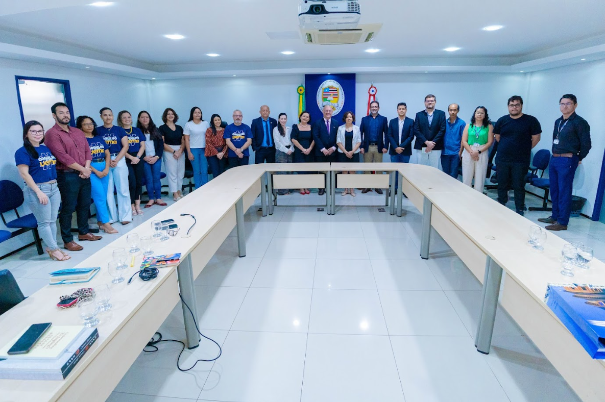 UEMA recebe visita da Cônsul Geral da China