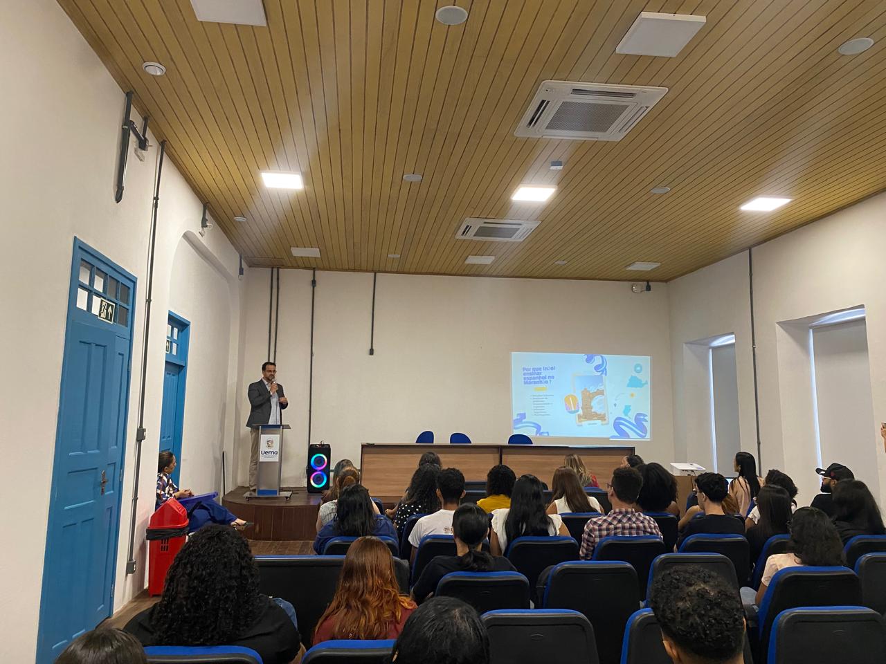 Workshops de Línguas Estrangeiras Promovem Intercâmbio e Inovação entre UEMA e IFMA